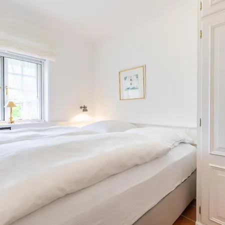 Lueuev Hooge Apartment *